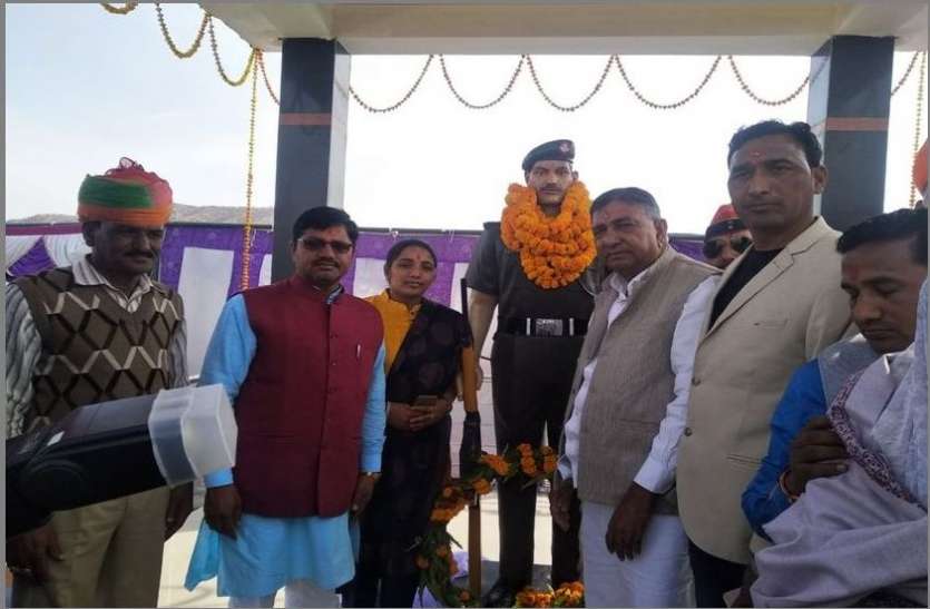 sahid news jhunjhunu सीमा पर तैनात सैनिकों के कारण हम घरों मे सोते चैन की नींद