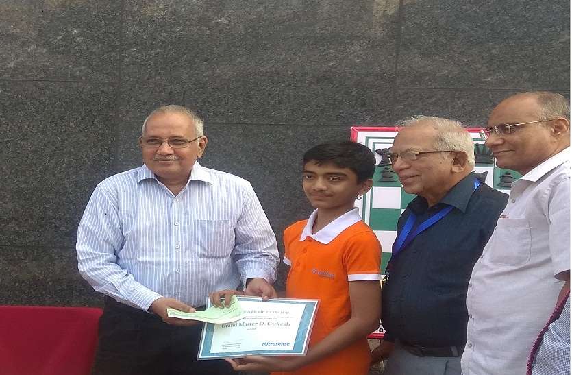honoured,Master,respecting, मास्टर डी.गुकेश का सम्मान