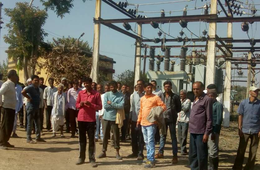 Electricity, low-voltage, problem, farmer, farming, agriculture, minister, MPEB लो-वोल्टेज से किसानों की जली तीन दर्जन मोटरें