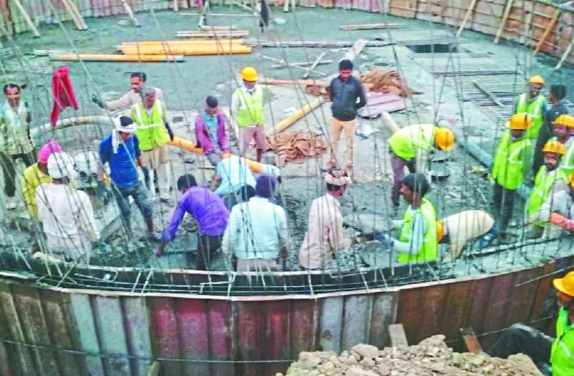 Excursion of water from Machagora dam सीएम के जिले में युद्धस्तर पर हो रही पानी लाने की तैयारी