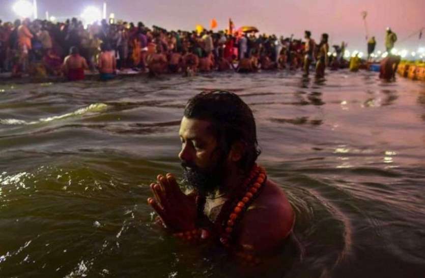ram naam bank at kumbh mela 'भगवान राम' के नाम पर कुंभ में खुला है ये अनोखा बैंक, चलती है खास मुद्रा