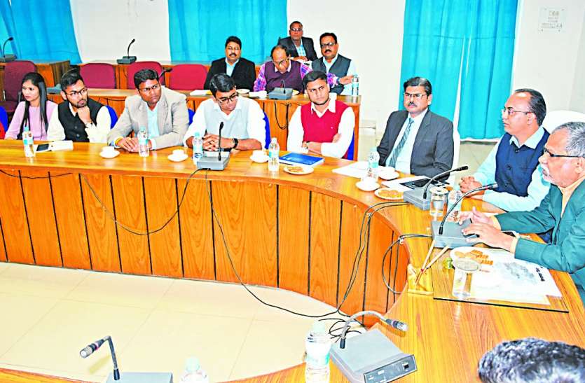 Trainee IAS in Chhindwara सीएम के छिंदवाड़ा मॉडल से सीखें प्रशिक्षु आइएएस