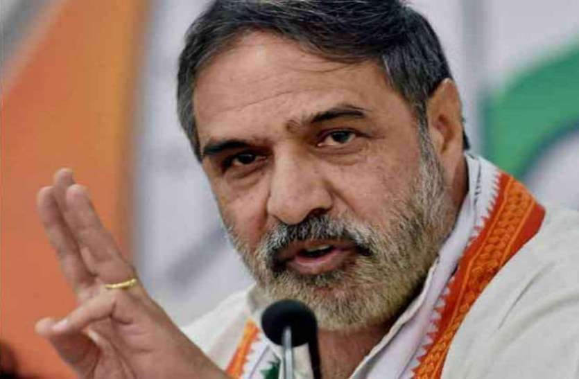 पूर्व CM हुड्डा के घर CBI ने की छापेमारी, कांग्रेस ने बताया बदले की नीयत से सरकार ने की कार्रवाई पूर्व CM हुड्डा के घर CBI ने की छापेमारी, कांग्रेस ने बताया बदले की नीयत से सरकार ने की कार्रवाई