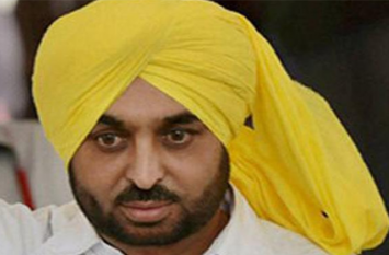 demand of cancel of bhagwant mann suspension rise आम आदमी पार्टी की कोर कमेटी ने की भगवन्त मान का इस्तीफा रद्य करने की मांग