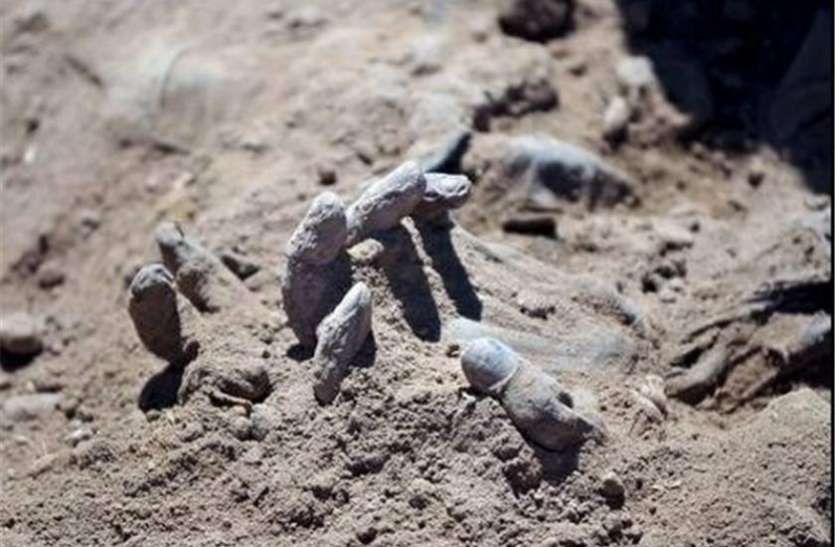50 Mass graves discovered in DR of Congo कांगो: दो दिन में हुई थी 890 मौत, अब बरामद हुई 50 सामूहिक कब्रें