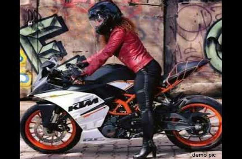 bike rider girl photo