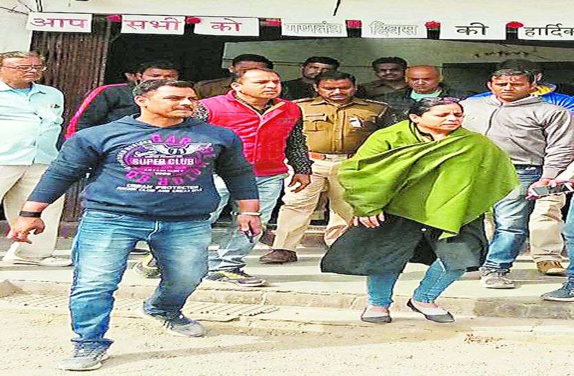 patrika बड़ा खुलासा: मध्यप्रदेश के इस शेल्टर होम में संचालिका शराब पीकर करती थी बच्चिों से मारपीट, पति अश्लील हरकत