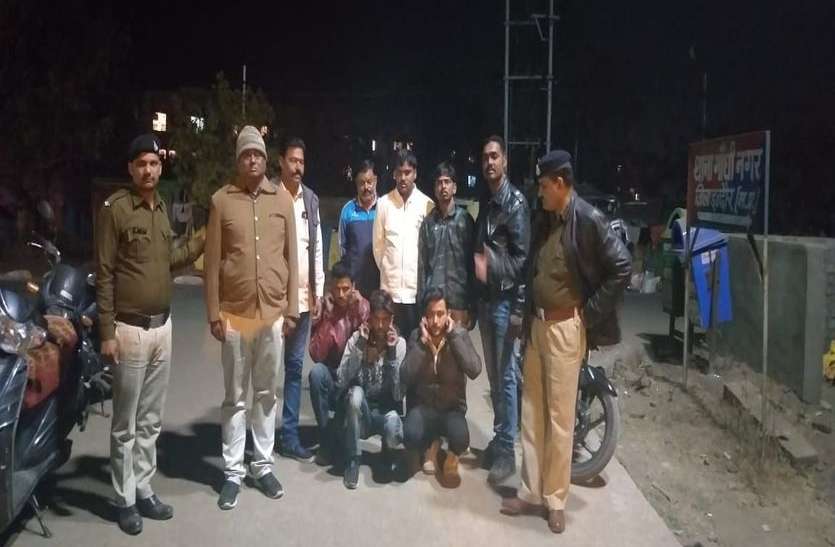 gunda julus लिस्टेड गुंडों का पुलिस ने निकाला जुलूस