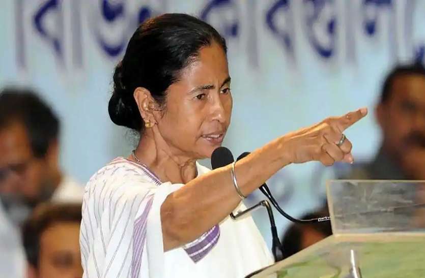 Mamta banerjee बंगाल में डाॅक्टर्स के साथ हुए विवाद के बीच ममता बनर्जी के बारे में हुआ बड़ा खुलासा, सालों से कर रही हैं ऐसा काम