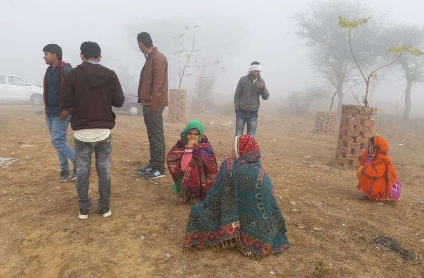 सीकर सड़क हादसा: बस-कार की भिड़ंत के बाद पीछे से टकराती चलीं गईं 50 गाडिय़ां, देखें हादसे की खौफनाक तस्वीरें