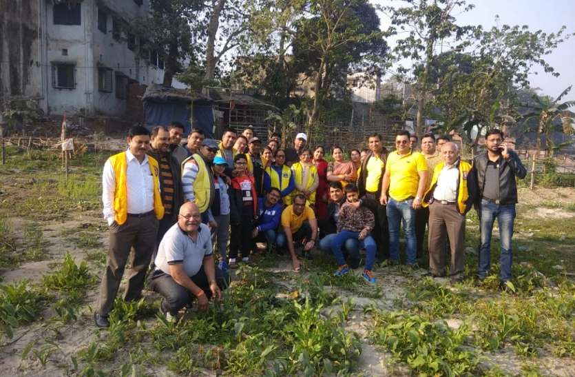 kolkata west bengal 1 मिनट में 20 हजार पौधरोपण, बना रिकार्ड