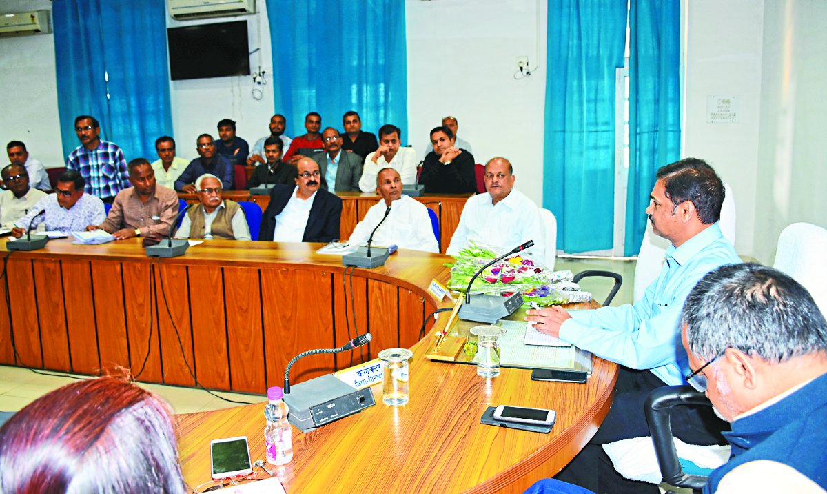 Industrial units in Chhindwara प्रमुख सचिव ने किया बोरगांव में औद्योगिक इकाइयों का निरीक्षण