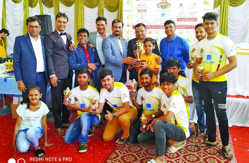 bangalore news विजेताओं का मोमेंटो से सम्मान