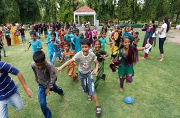 research say let children play it helps in mental and physical growth research say let children play it helps in mental and physical growth