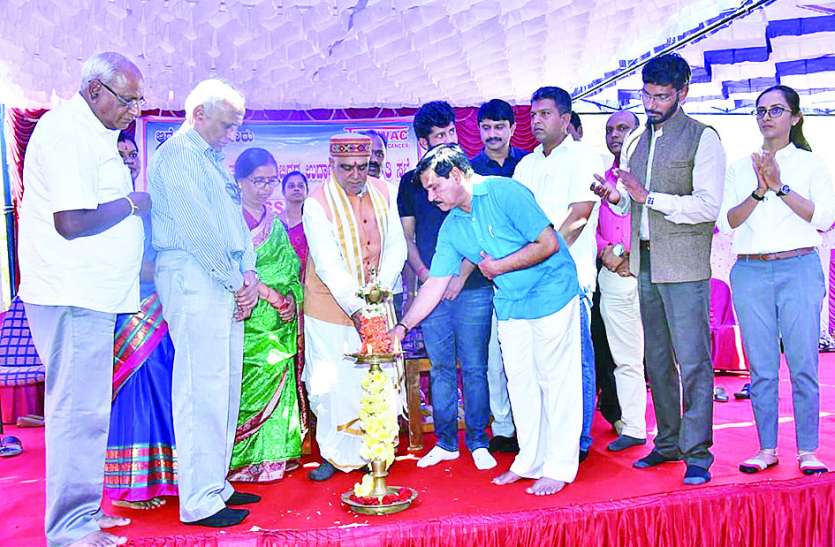 bangalore news शिविर में लोगों ने करवाई स्वास्थ्य जांच