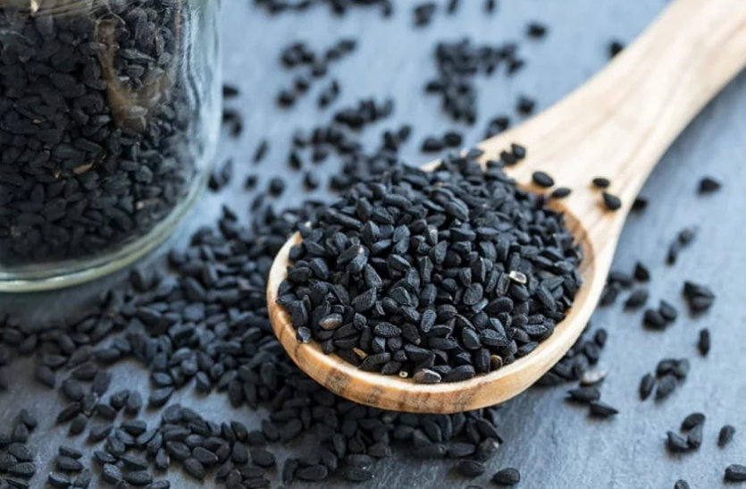 kalonji कंलाैजी के चार दाने राेज इस तरह खाने से जल्द कम हाेता है माेटापा