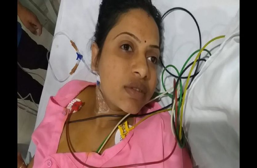 gunshot कपड़े में लिपटा लोडेड कट्टा जमींन पर गिरते चला, पेट में गोली लगते गर्भवती ने मांगी परिजन से मदद