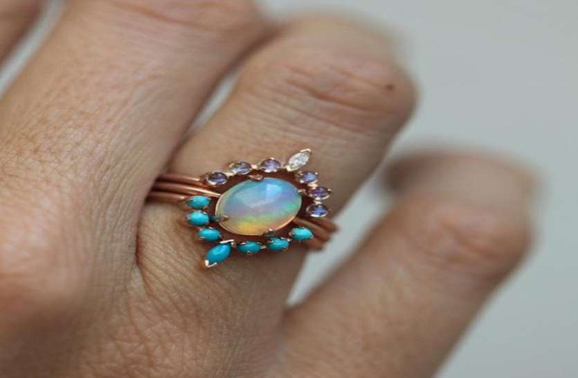ring महज 925 रुपये में खरीदी कांच की अंगूठी, 68 करोड़ में हुई नीलाम