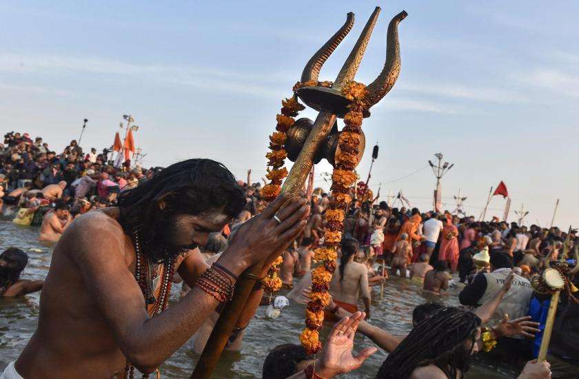 नागा साधुओं का अंतिम संस्कार