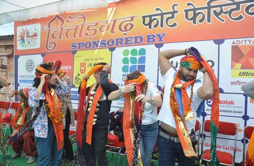 chittorgarh विदेशी मेहमानों पर छाया लोक संस्कृति का रंग