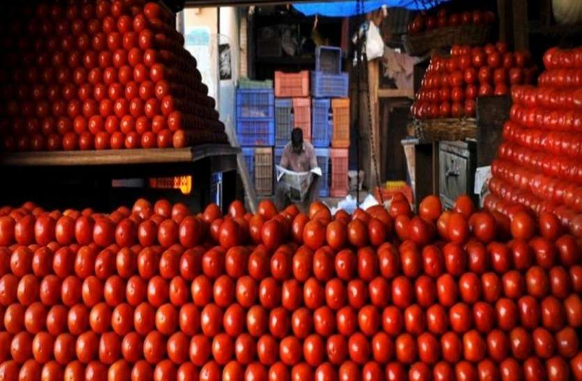 venezuela crisis deepens as inflation rate reached to its peak अचानक टमाटर और दूध की कीमतों ने लगाई आग, महंगाई के कारण एक-दूसरे की जान लेने को तैयार लोग
