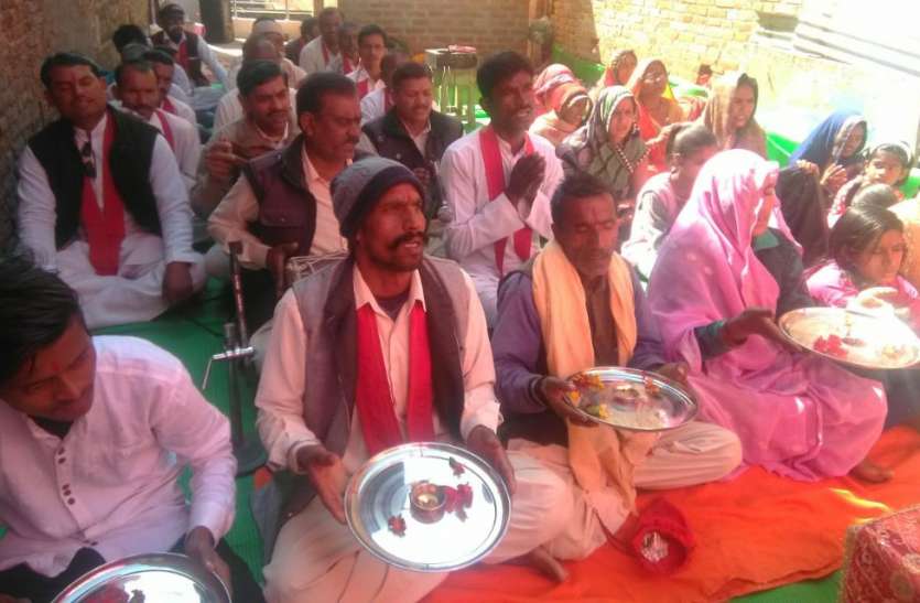 Great arrangement of Maharti by Bhagwati Human Welfare Organization महिषामर्दिनी के स्वरूप में सरस्वती, लक्ष्मी, पार्वती तीनों देवियां समाहित