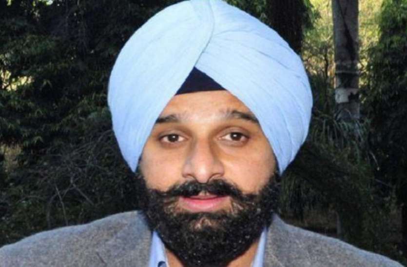 राहुल गांधी के करियर का अंत प्रियंका वाड्रा की राजनीति में आने के साथ लिख गया है: मजीठिया राहुल गांधी के करियर का अंत प्रियंका वाड्रा की राजनीति में आने के साथ लिख गया है: मजीठिया