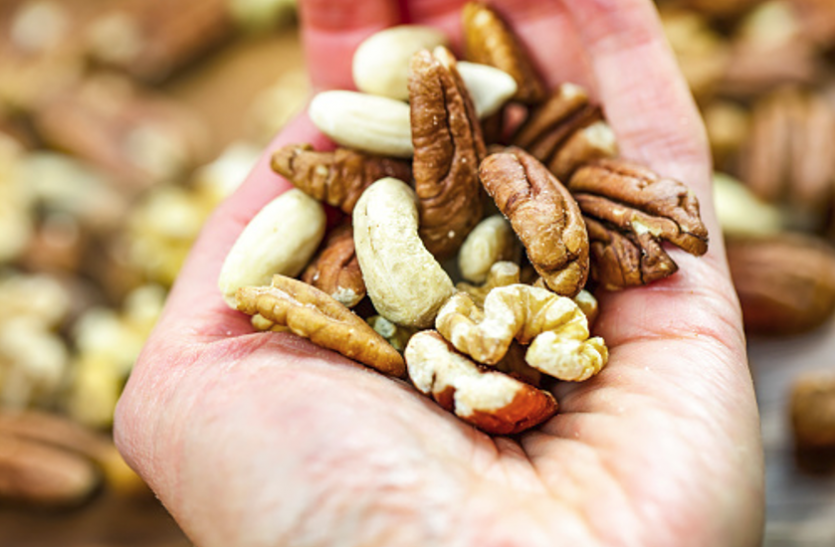 dry fruit Diet and Fitness - इस तरीके खाएं ड्राईफू्रट्स, मिलेगा दाेगुना फायदा