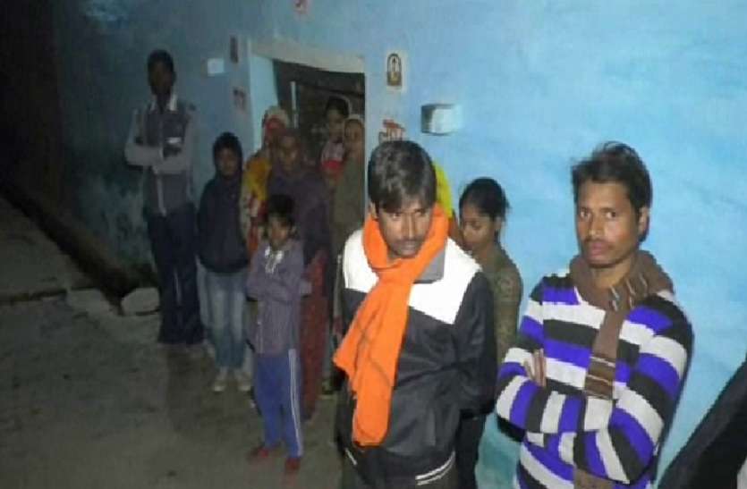 Pregnant woman committed suicide by hanging गर्भवती महिला ने फांसी लगाकर की आत्महत्या, मचा हड़कम्प