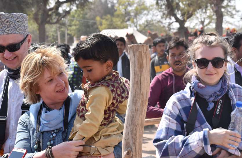sikar सात समंदर पार से मंडावा पहुंचने लगे पावणे
