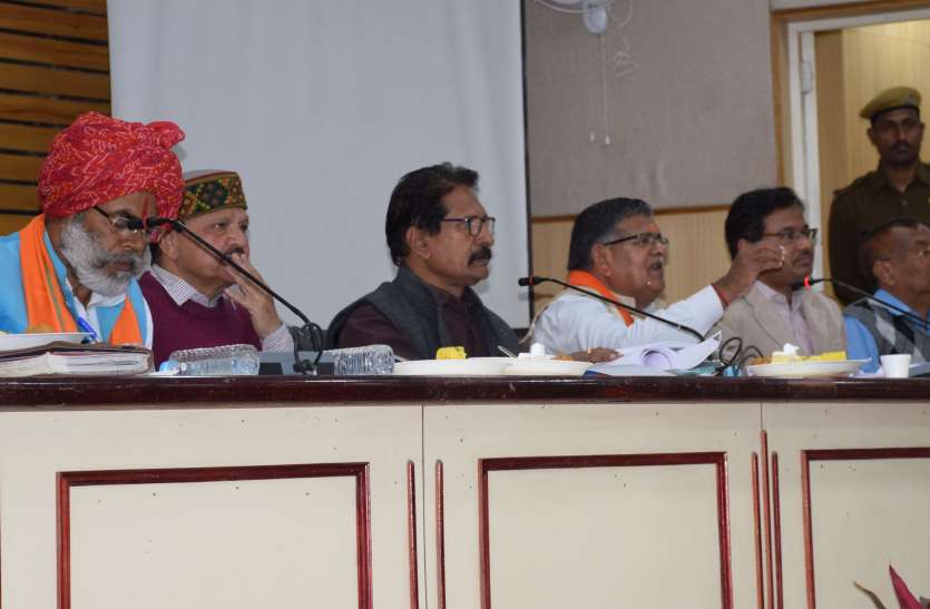 bjp भाजपा पार्षद बोले, उदयपुर में ठेले लगाने के नाम पर जेबें भर रहे हैं अधिकारी - कार्मिक ...