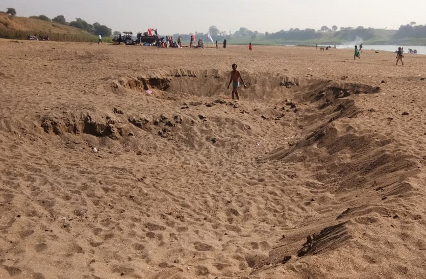 Environment clearance for sand mines अधर में रेत खदानों का क्लियरेंस