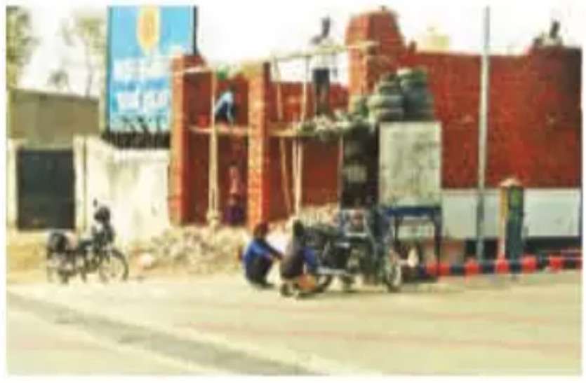 shop बच्चों के भविष्य के लिए शहीद की पत्नी ने खरीदा प्लॉट, अतिक्रमियों ने रास्ते पर कर लिया कब्जा