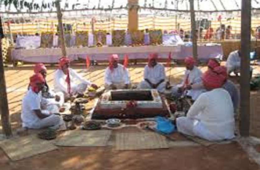 balaji इस चमत्कारिक मंदिर में प्रेत बाधाओं के असाध्य रोगी आते हैं और खुशी से झूमते हुये जाते हैं, इस तरह लगाते हैं अर्जी
