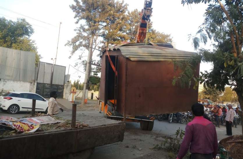 udaipur रात में केबिन लगाया, सुबह श्रीगणेश, शाम को जब्त किया