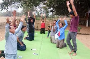 People benefiting from yoga pranayam योग प्रणायाम से मिल रहा लोगों को लाभ