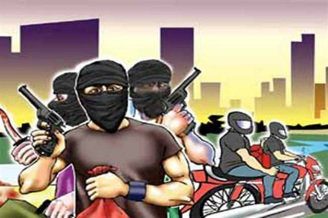 Blowing cash from ATMs in sidhi, two arrested एटीएम तोड़ा, नकदी नहीं मिली तो सीसीटीवी कैमरा निकाल ले गए बदमाश, दो गिरफ्तार