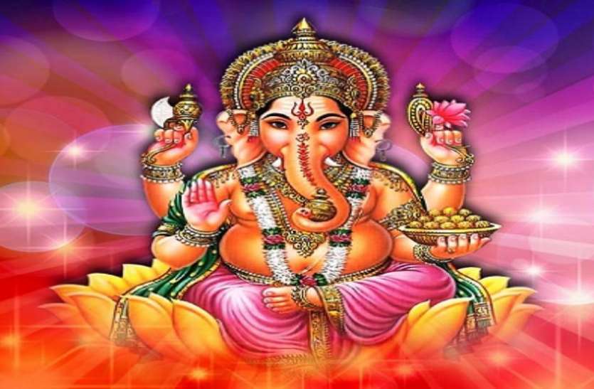 गणेश जी का यह लाभकारी मंत्र दिलाएगा मनचाहा वरदान, ऐसे करें इसका जाप गणेश जी का यह लाभकारी मंत्र दिलाएगा मनचाहा वरदान, ऐसे करें इसका जाप