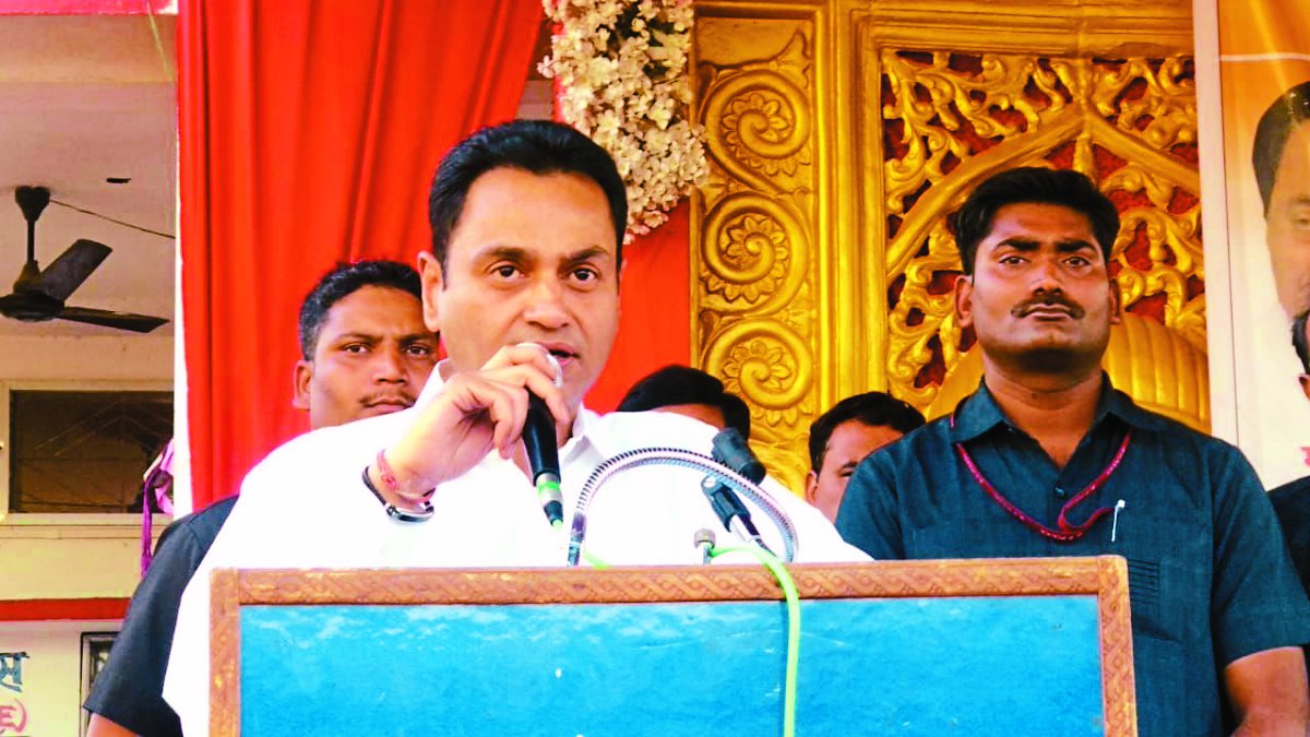 Nakulanath went to the workers' conference in Patalkot नकुलनाथ ने कार्यकर्ताओं को दिए टिप्स, सौंपी जिम्मेदारी