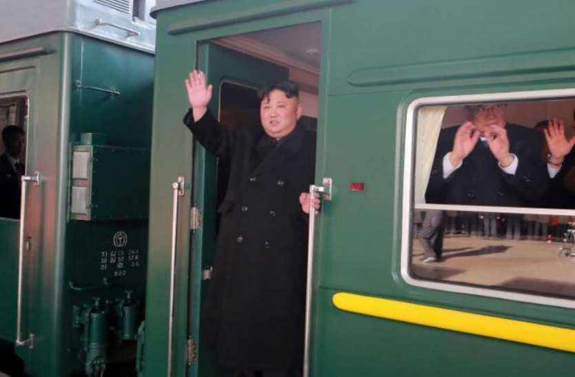 Kim jong un rides train on way to Vietnam for meeting with donald trump ट्रंप से मिलने 2700 किमी की यात्रा ट्रेन से तय करेंगे किम जोंग, हनोई में होगी मुलाकात