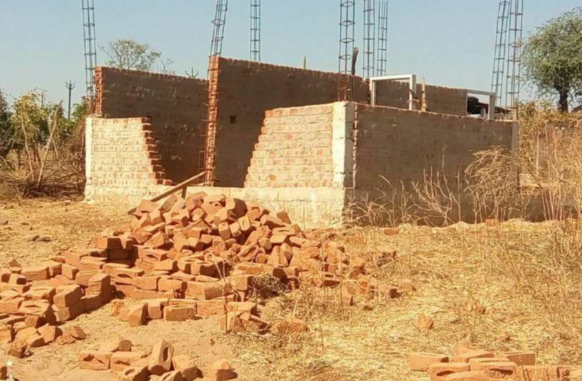 people did not make their house by taking money यहां हितग्राहियों को दिए 20 करोड़ से अधिक, फिर भी नहीं हुआ ये काम...पढि़ए खबर