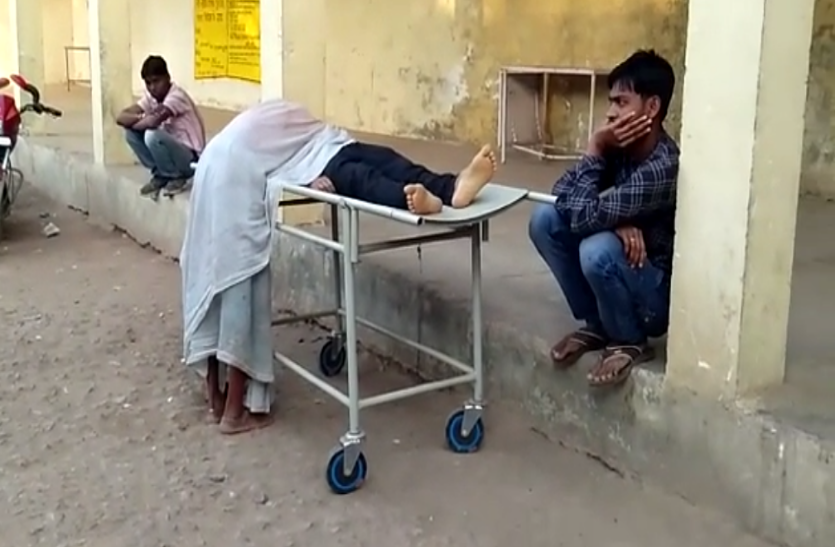 Boy suicide by hanging in hamirpur बड़े भाई से हुआ मामूली विवाद, तो छोटे ने फांसी लगाकर की आत्महत्या, मचा कोहराम
