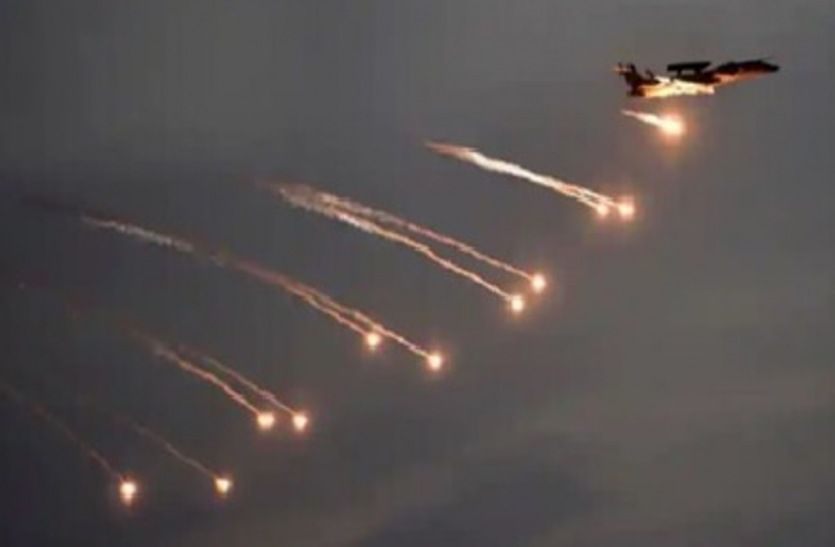 NSS camp celebration after Air strike in Pakistan देशभक्ति के जोश से भर गया एनएसएस कैंप, फिजाओं में गूंजे भारत माता की जय के नारे