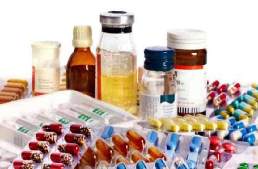 medicine अस्पताल में ब्रांडेड दवा लिखने वाले डॉक्टरों पर होगी कार्रवाई
