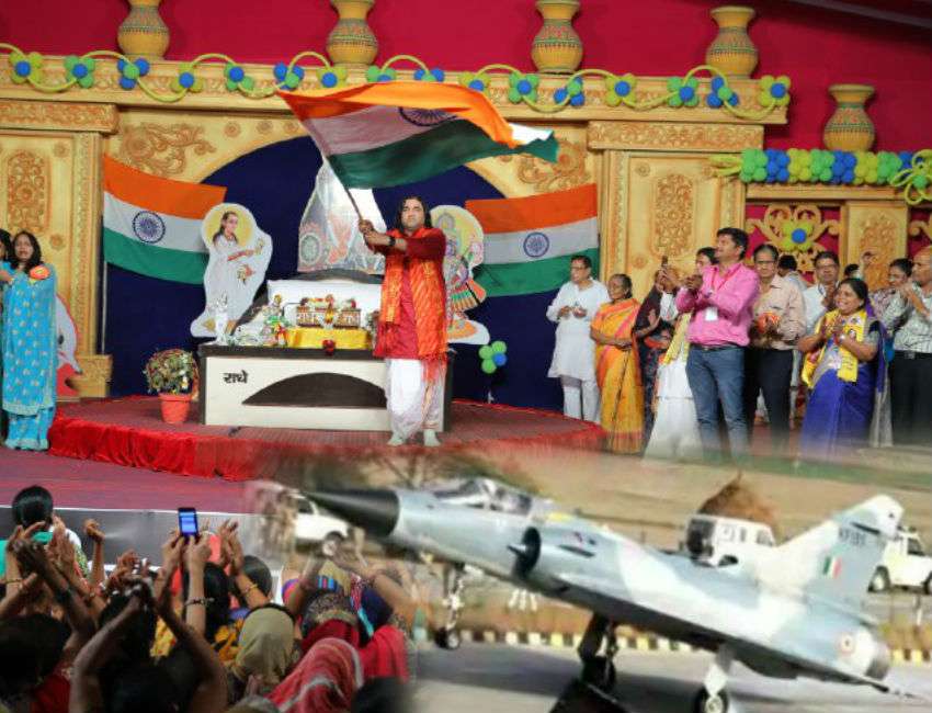 भारतीय वायु सेना की एयर स्ट्राइक पर देवकीनंदन ठाकुर का बड़ा बयान, प्रधानमंत्री से की ये मांग