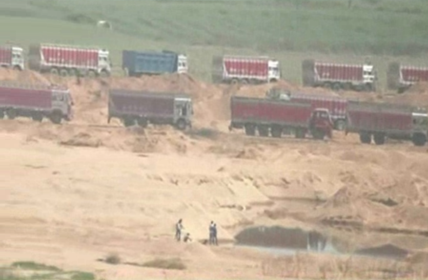 illegal mining mafia in hamirpur खनन माफियाओं पर नहीं दिख रहा पुलिस प्रशासन का कोई असर