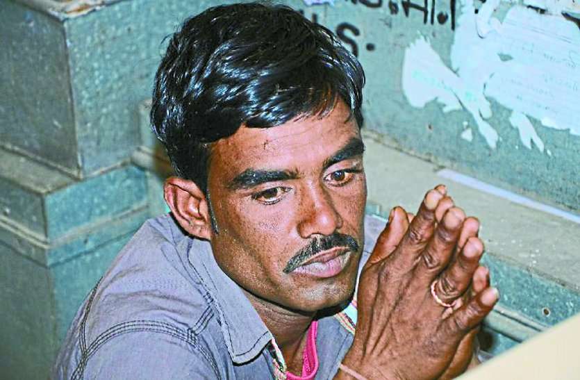 ग्वालियर में सक्रिय है चंदा गैंग, रात में आते हैं चंदा मांगने ग्वालियर में सक्रिय है चंदा गैंग, रात में आते हैं चंदा मांगने