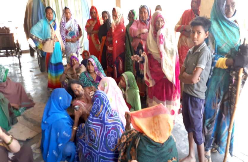 Road Accident Jaunpur दादी के सामने ही ट्रक से कुचल गया पोता, हाथ पकड़कर स्कूल ले जा रही थीं