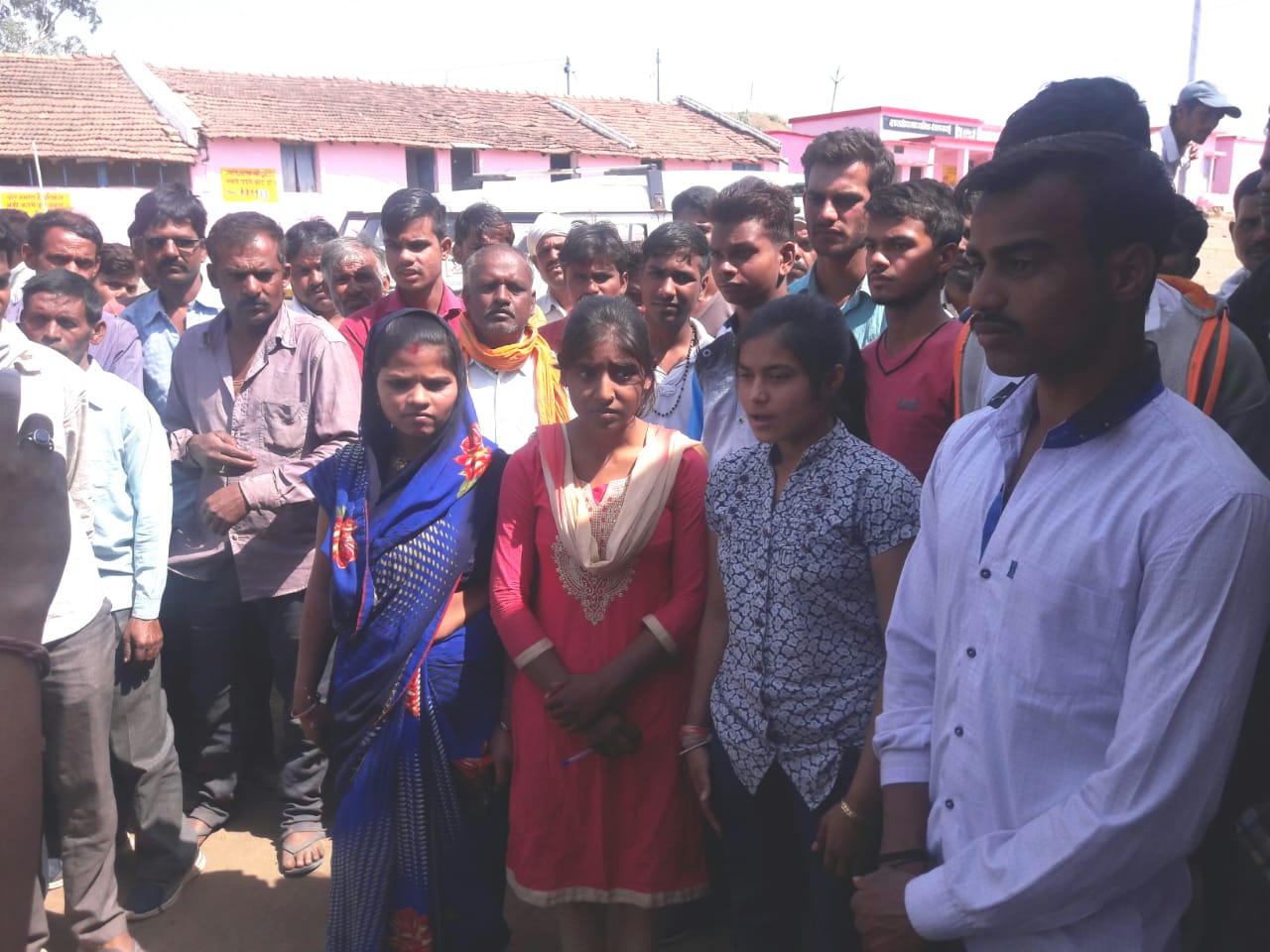 patrika स्कूल से नहीं मिला प्रवेश पत्र, १०वीं-१२वीं के आधा सैकड़ा विद्यार्थी नहीं दे पाए पेपर