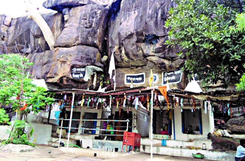 patrika चोडऱाधाम के प्राचीन मंदिर में आज से लगेगा तीन दिवसीय आस्था का मेला